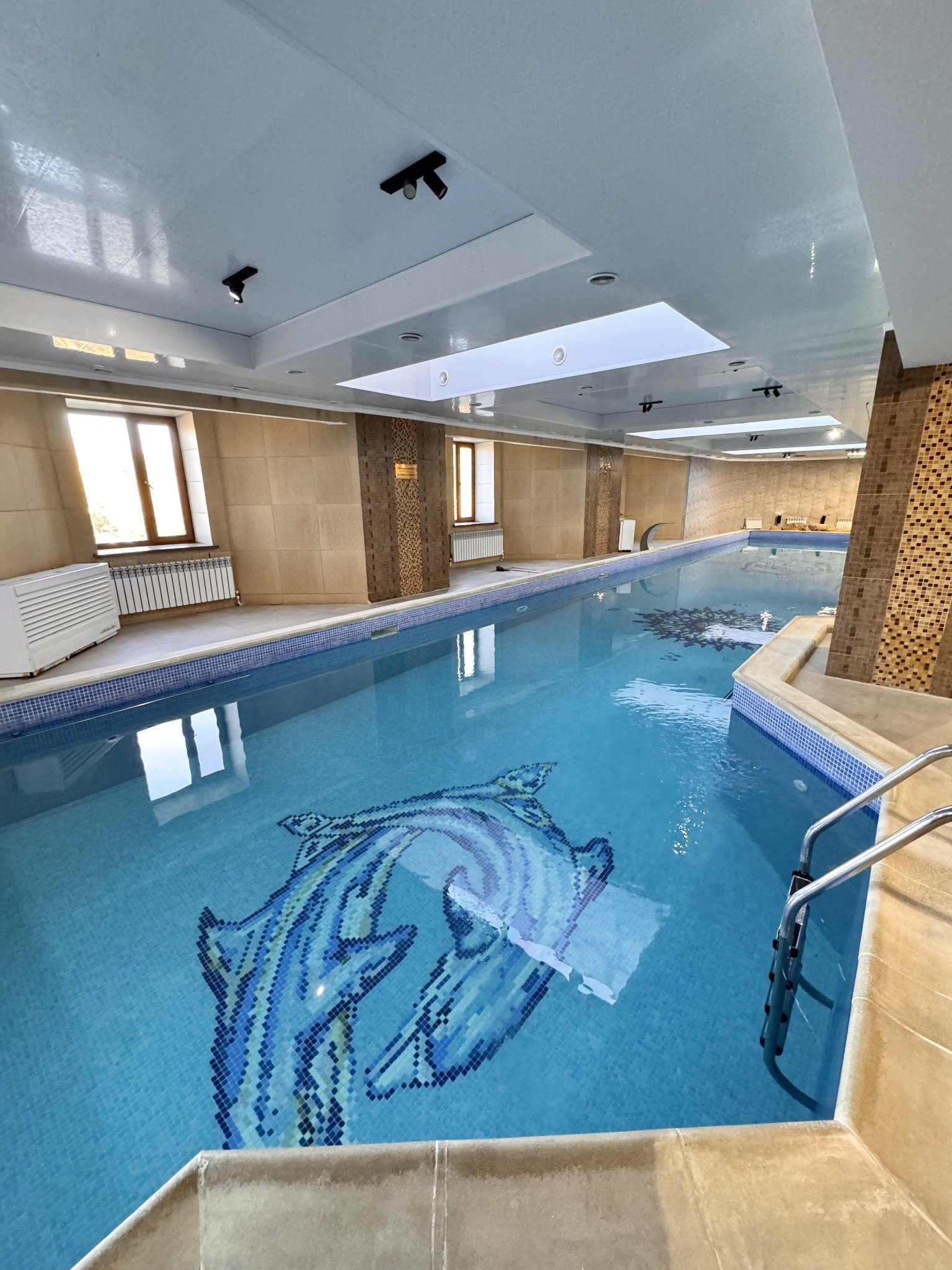 Бассейн в комплексе «Алем+»
